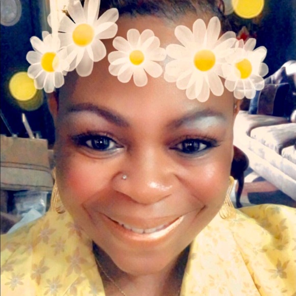 Meet your Posher, Allison - Picture 2 of 2